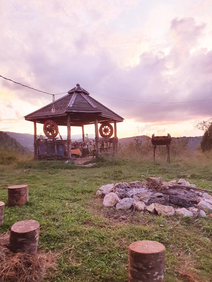 Log Cabin Uvac Nova Varoš Eksteriør bilde
